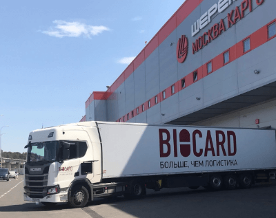 Фура Biocard на складе в Сахалине. Biocard - перевозки термозависимых грузов с соблюдением температурного режима по РФ