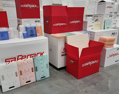 Фото термоконтейнеров Safepack на складе. Biocard - перевозки термозависимых грузов с соблюдением температурного режима по РФ 